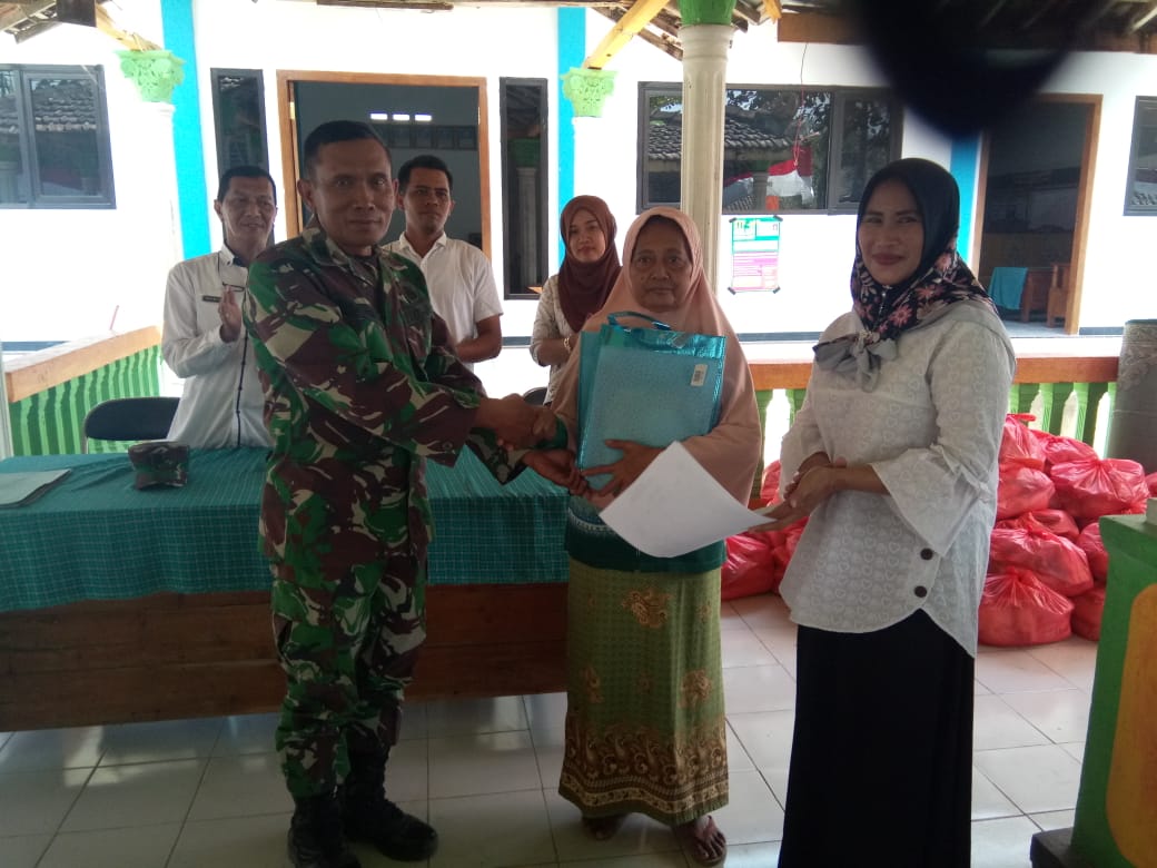 PEMBINAAN DAN PEMBERIAN BANTUAN SOSIAL PADA KEGIATAN TMMD KE 105 DI DESA TONDOMULO KEC. KEDUNGADEM