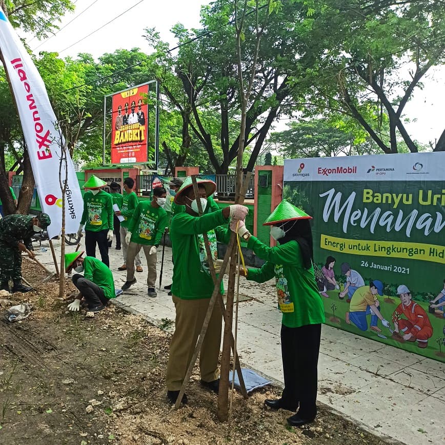 PENANAMAN POHON DALAM RANGKA GERAKAN SEJUTA POHON INTERNASIONAL