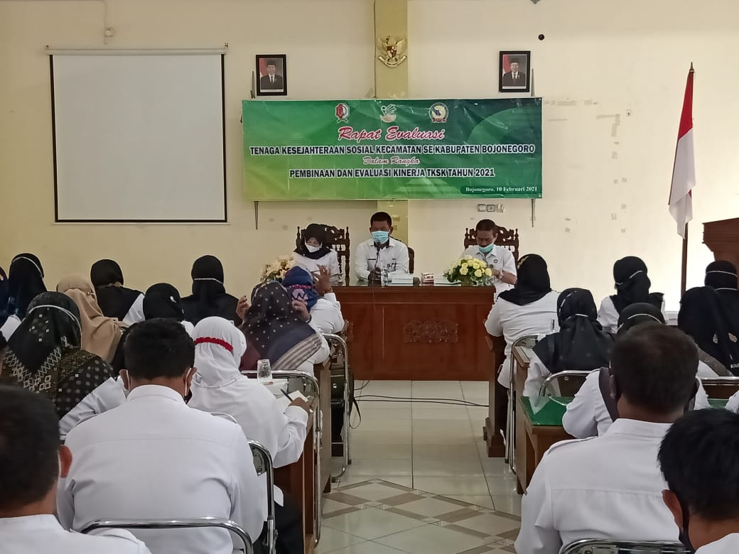 RAPAT EVALUASI TENAGA KESEJAHTERAAN SOSIAL KECAMATAN (TKSK) SE KABUPATEN BOJONEGORO