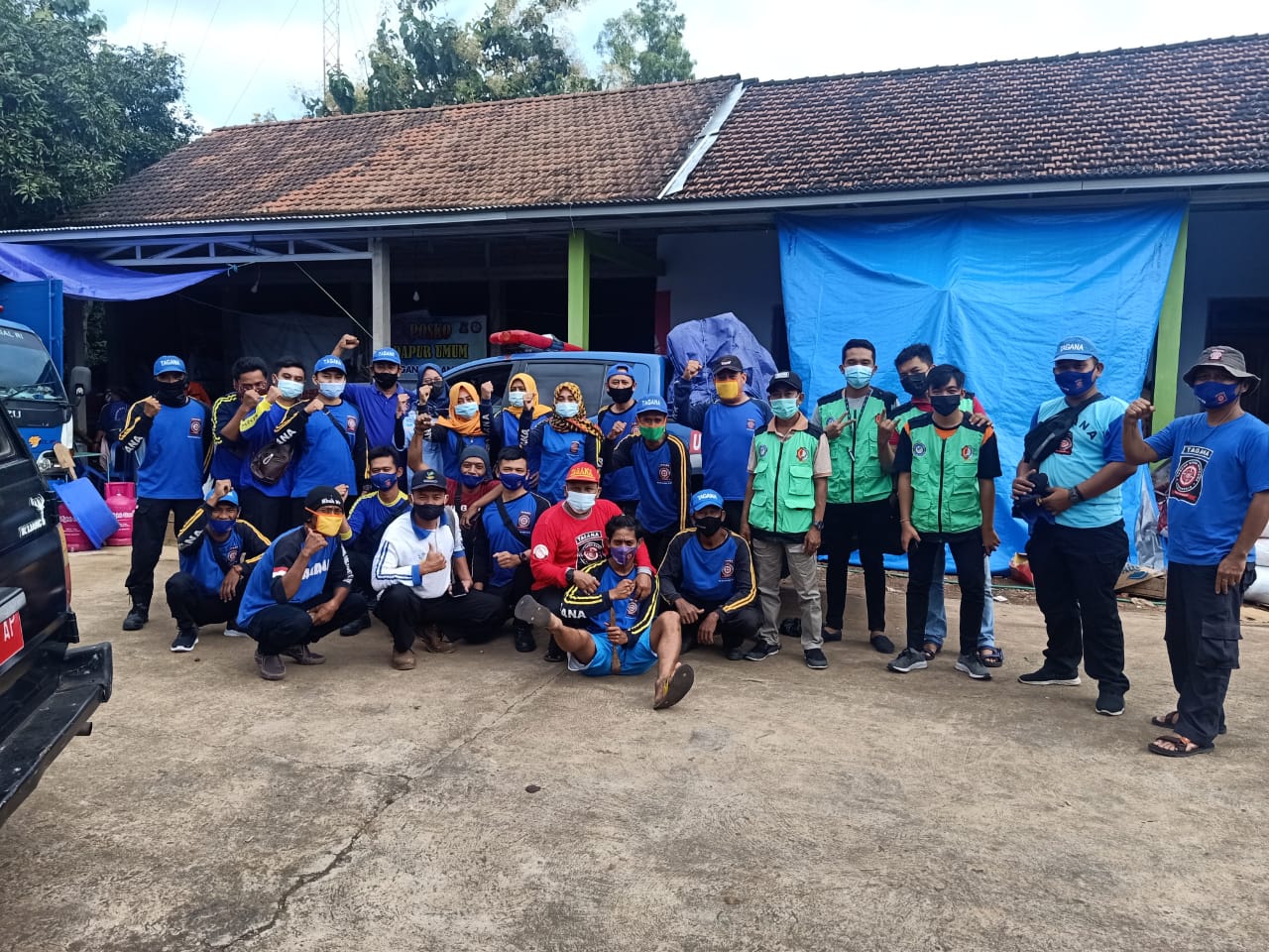 DINAS SOSIAL KABUPATEN BOJONEGORO BERSAMA TAGANA MEMBANTU KORBAN BENCANA BANJIR LONGSOR DI NGANJUK
