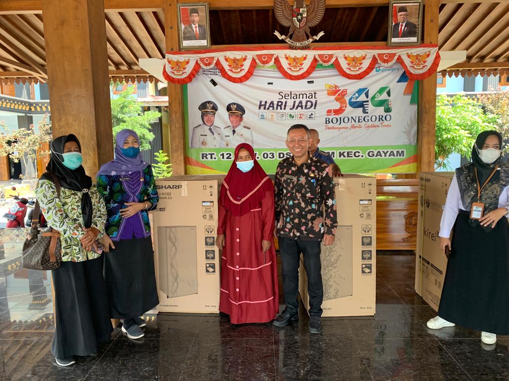 PENYERAHAN BANTUAN SOSIAL USAHA EKONOMI PRODUKTIF (UEP) TA. 2021
