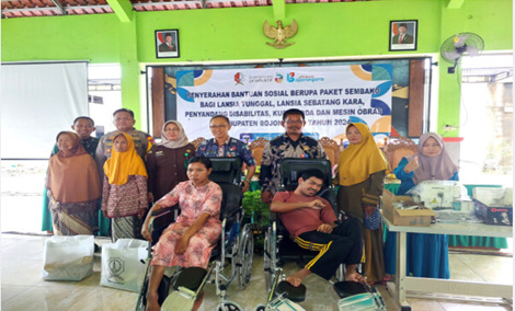 Pemkab Bojonegoro Salurkan Bansos Bagi Lansia dan Penyandang Disabilitas, Sembako hingga Kursi Roda