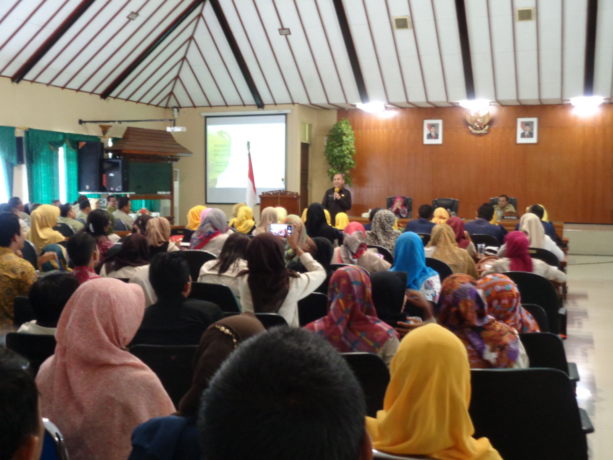 pembinaan petugas sosial