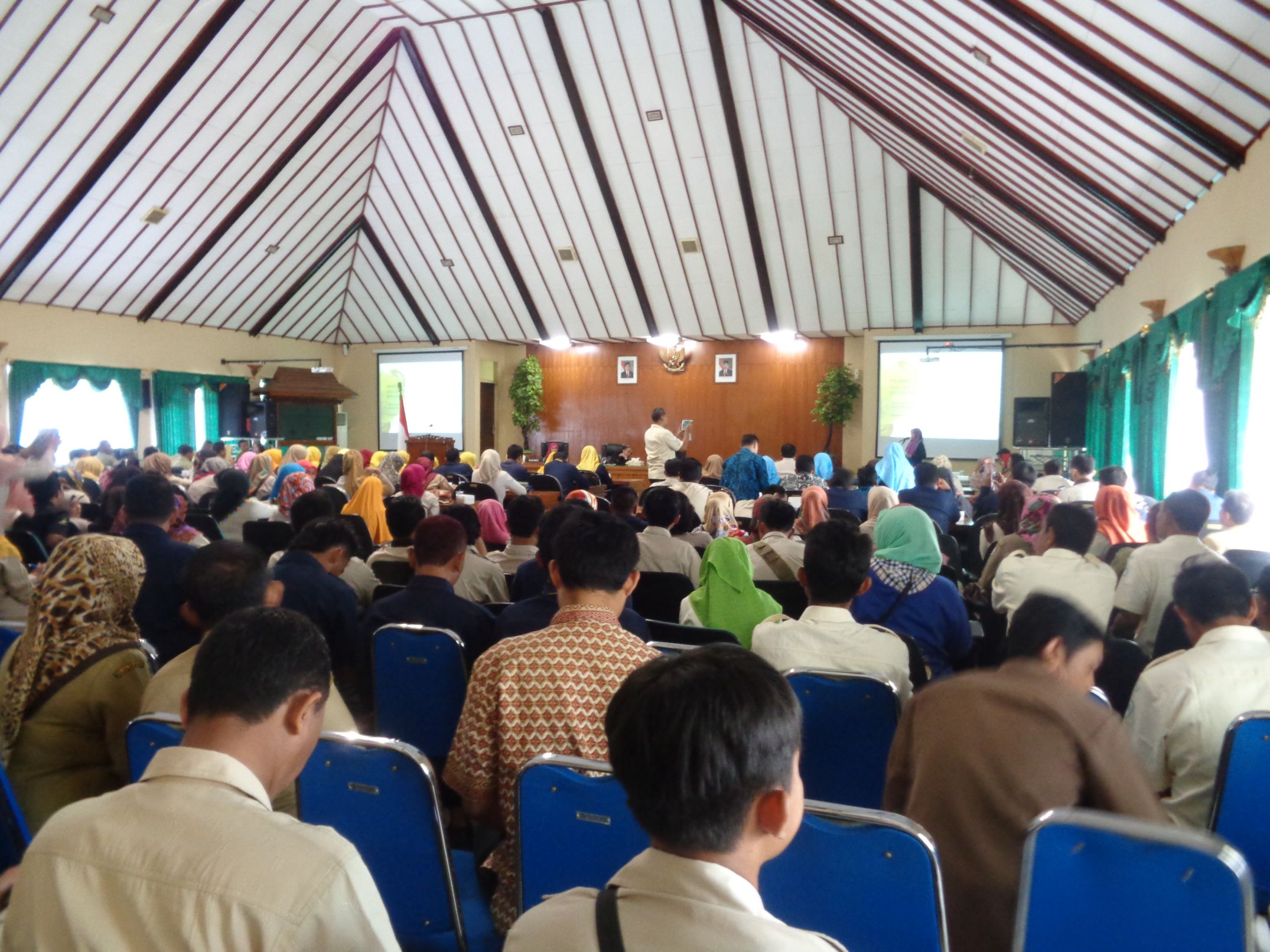 pembinaan petugas sosial