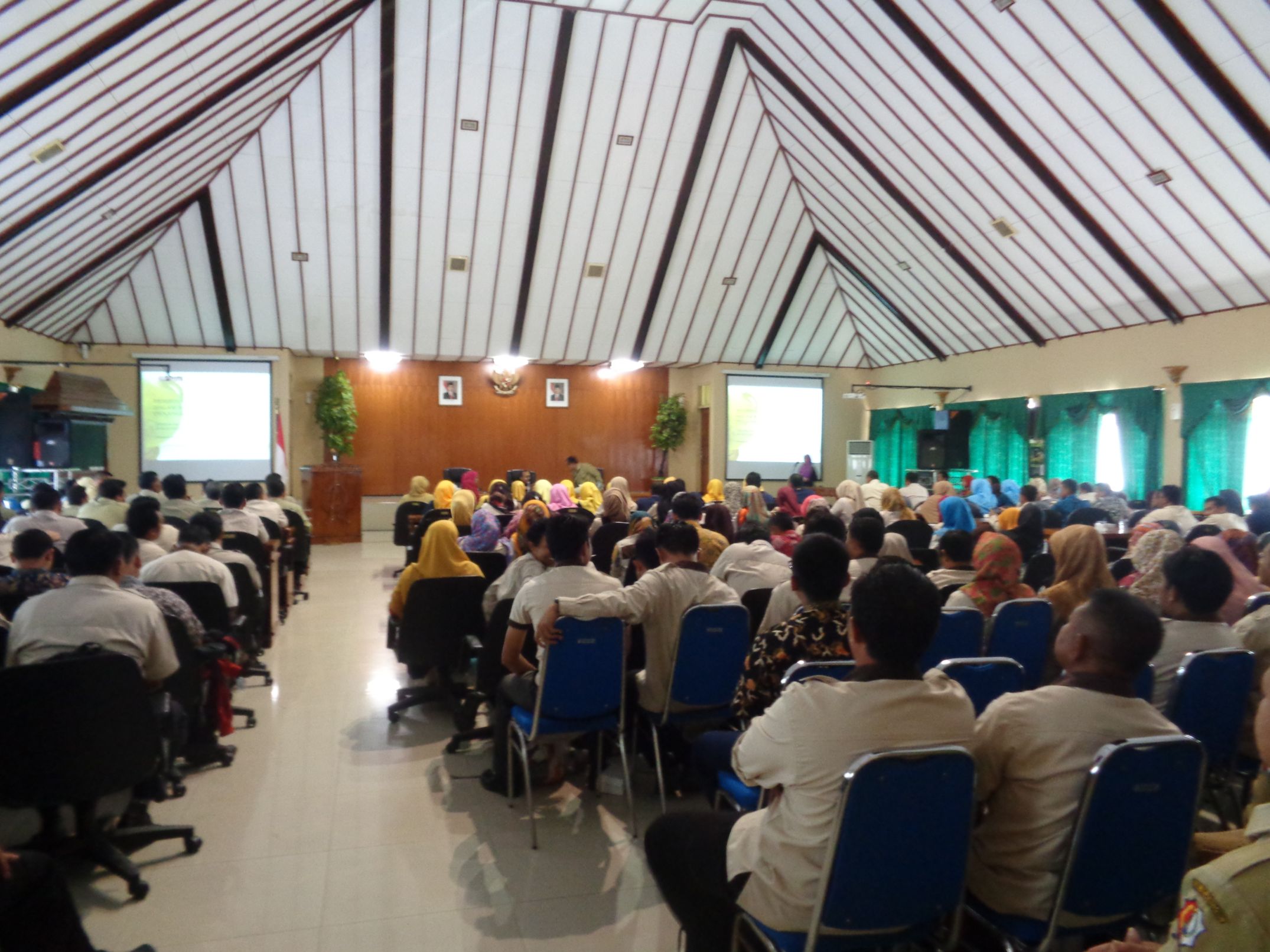 pembinaan petugas sosial