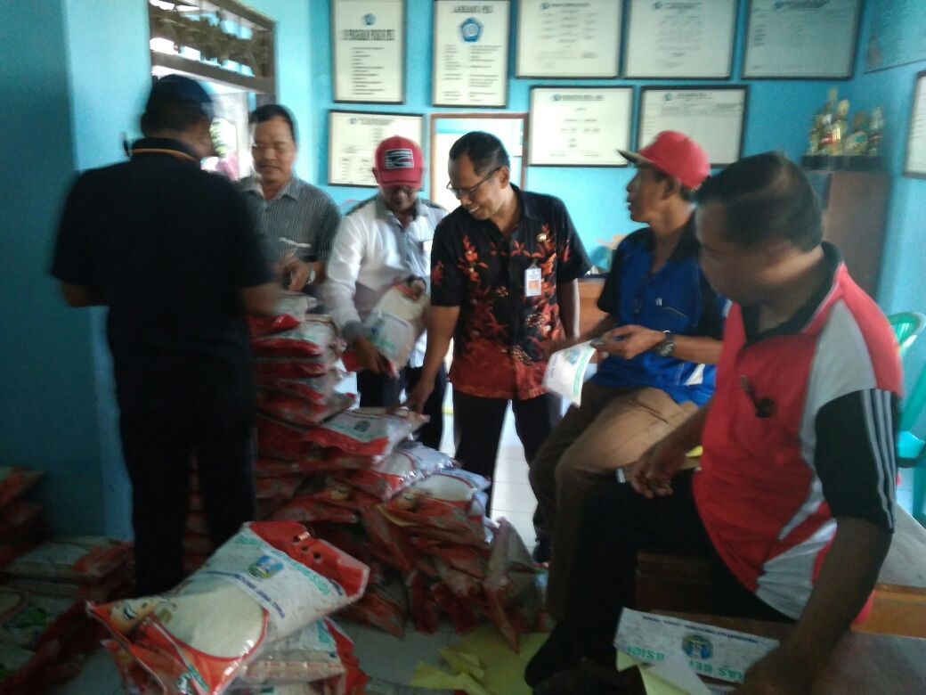 PENYALURAN TUAN RASIDI - BANTUAN BERAS BERSUBSIDI