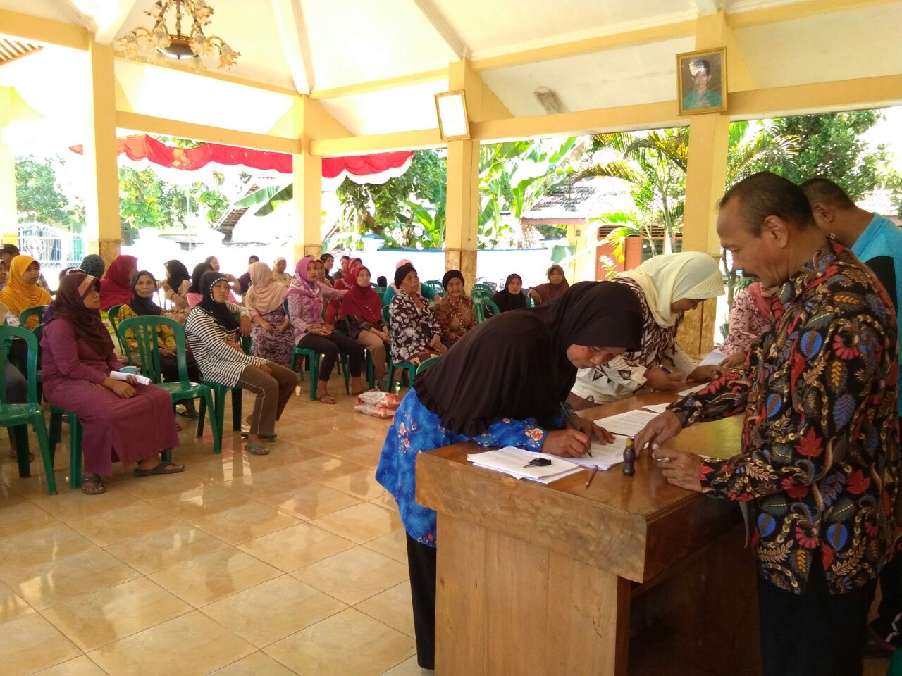 PENYALURAN TUAN RASIDI - BANTUAN BERAS BERSUBSIDI