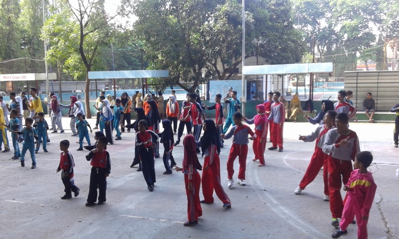 LATIHAN GERAKAN BISINDO