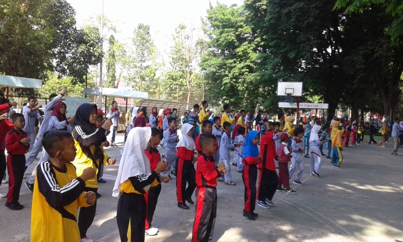 LATIHAN GERAKAN BISINDO