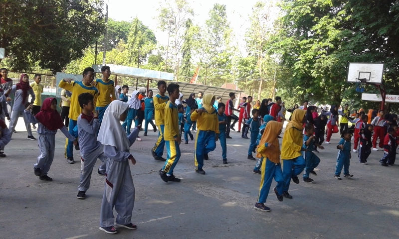 LATIHAN GERAKAN BISINDO